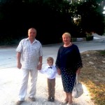 063_Жданов_С женой и внуком в Болгарии (2015 г.)